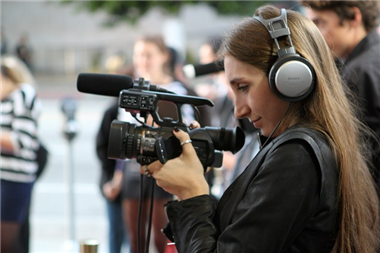 Chelsea Khakshouri films the red carpet.